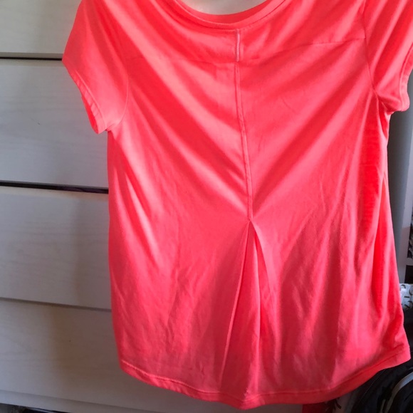 Coral under armour short sleeve - Picture 4 of 4